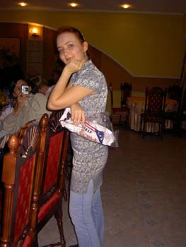 Nastja Karimowa am Abendessen